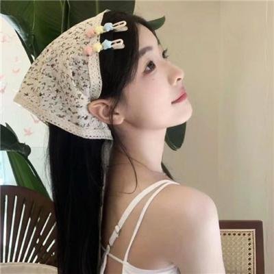9顶假发的女孩